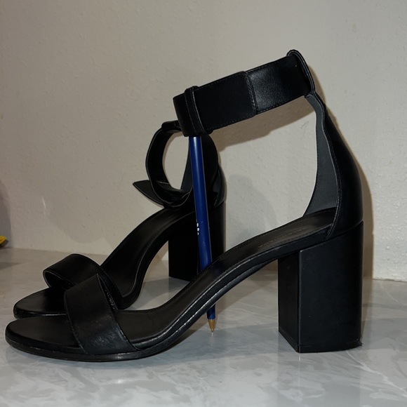 Black Balenciaga Chuncky Heel - Picture 2 of 6